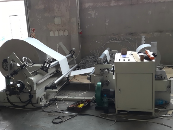 paper slitting and rewinding machine paper slitting and rewinding machine